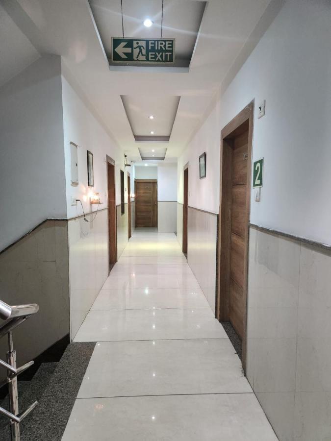 Hotel Ambe Inn By Ambience Delhi Igi Airport Nova Deli Exterior foto