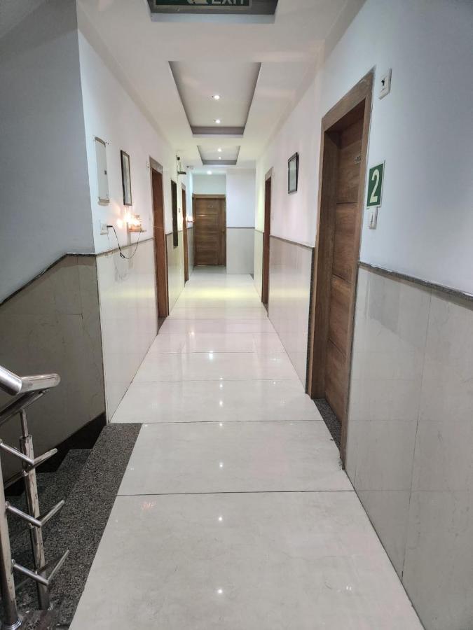 Hotel Ambe Inn By Ambience Delhi Igi Airport Nova Deli Exterior foto