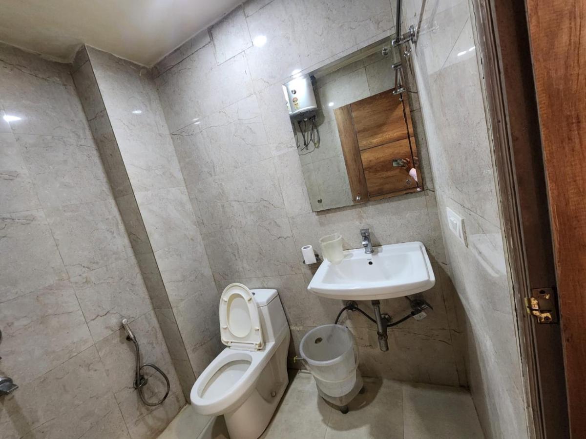 Hotel Ambe Inn By Ambience Delhi Igi Airport Nova Deli Exterior foto