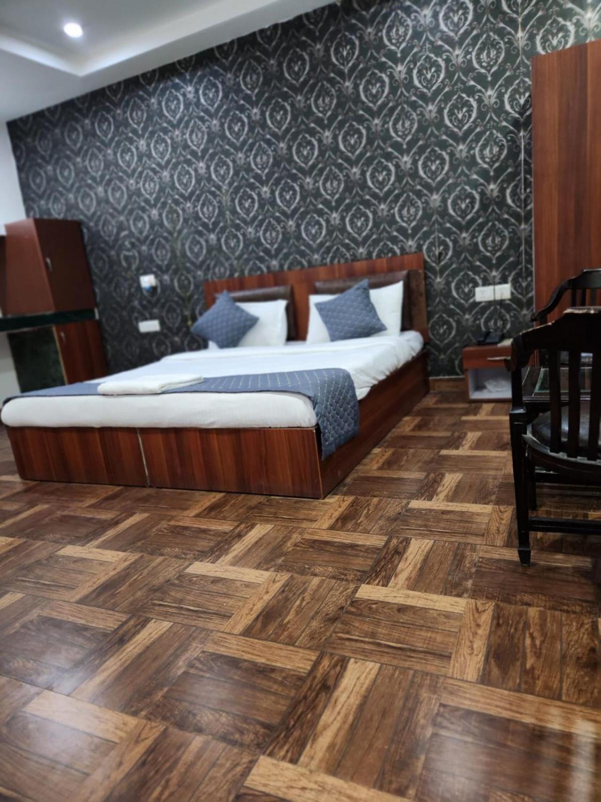 Hotel Ambe Inn By Ambience Delhi Igi Airport Nova Deli Exterior foto